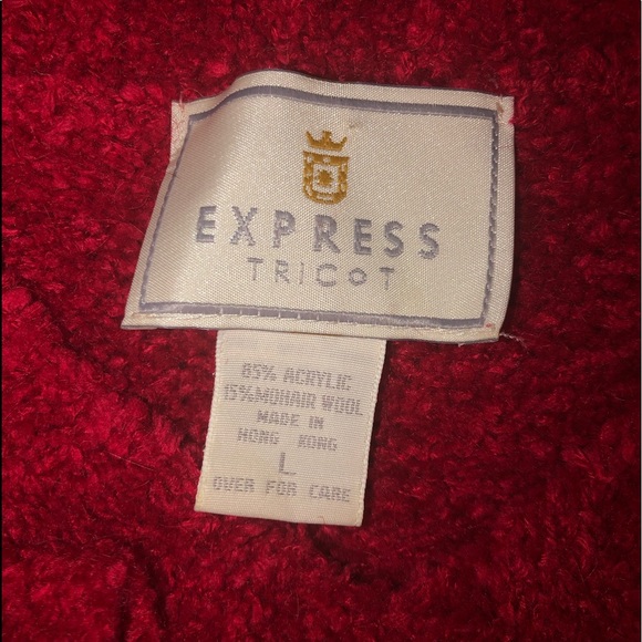 Express Tricot ❤️ RED V-Neckline Sweater - Picture 3 of 4